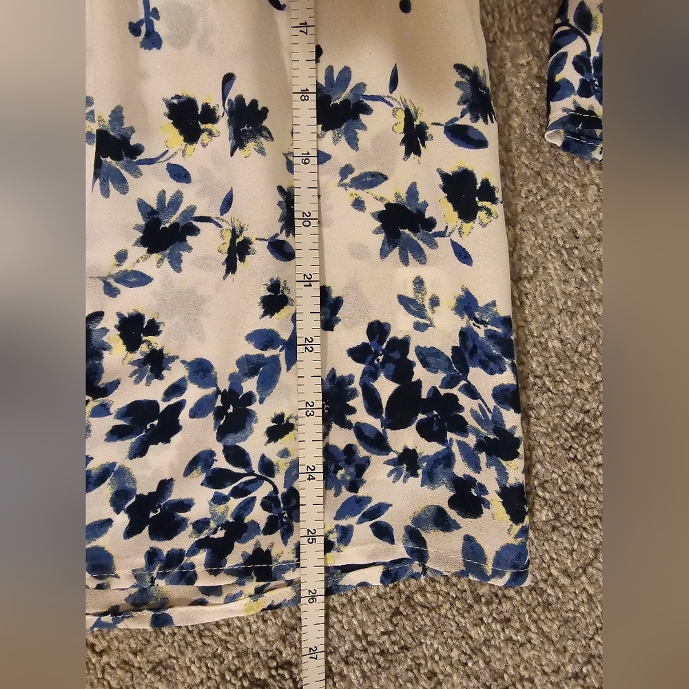 Fever Size Large Women's Long Bell Sleeves Blue & White Floral Peplum Top - Picture 5 of 10
